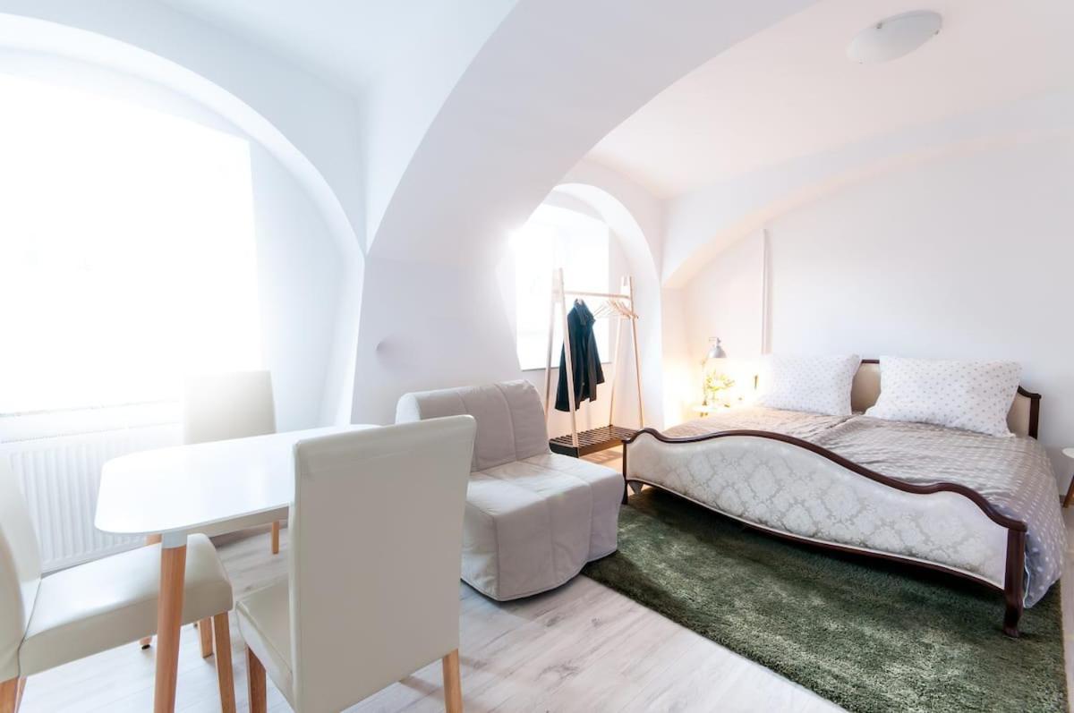The Maze Apartment Любляна Экстерьер фото