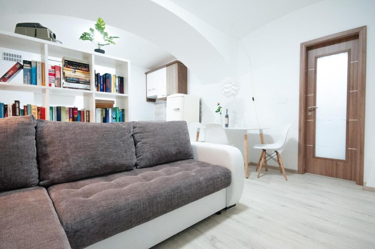 The Maze Apartment Любляна Экстерьер фото