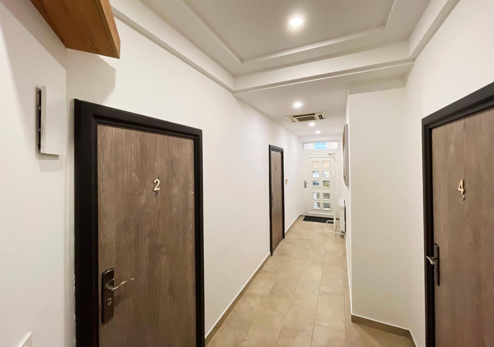 The Maze Apartment Любляна Экстерьер фото